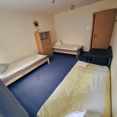 Wilanow House Hostel วอร์ซอ ภายนอก รูปภาพ